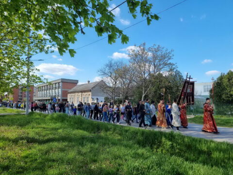 IMG-947c4d20b1604beddeb63d0f197bd61e-V_resize