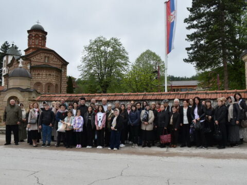 IMG-b6284e4773667596ee8ff25140bc9e5f-V_resize