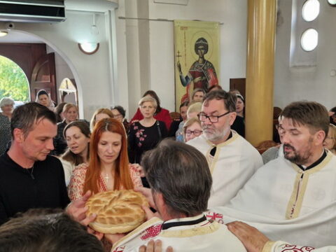 IMG-205a77aacd6c9dcc5df9eb24276eb2f5-V_resize