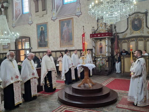 IMG-2c6173f8c8bd62f3a02f832896bd1eb7-V_resize