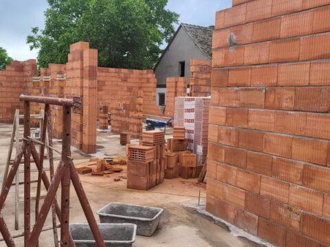 IMG-2dcf1795cfd4c75abde87b14c5ef5dab-V_resize