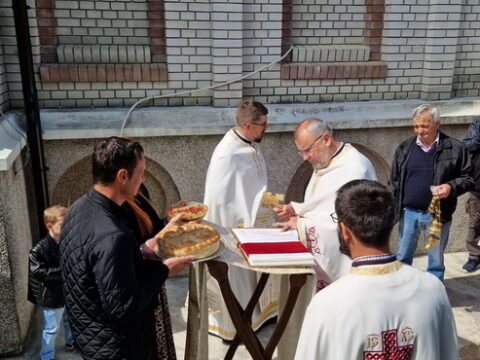 IMG-4891b07998c6ac9f6bd3416aabfd2f05-V_resize