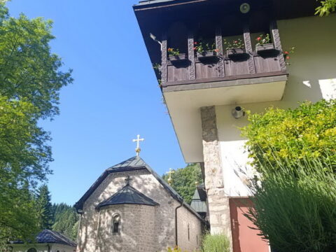 IMG-819360aa6bbb1491115c05ba4f6af2af-V_resize