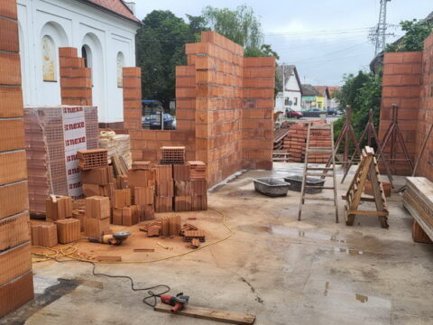 IMG-a5755b51d19cbf793942dd138d2b9e11-V_resize