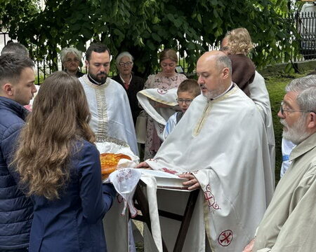 IMG-a65b801c482534673aea26dfb3e361af-V_resize