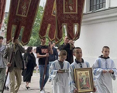 IMG-a7e4a42792c3bea417f2fa239da0bd29-V_resize