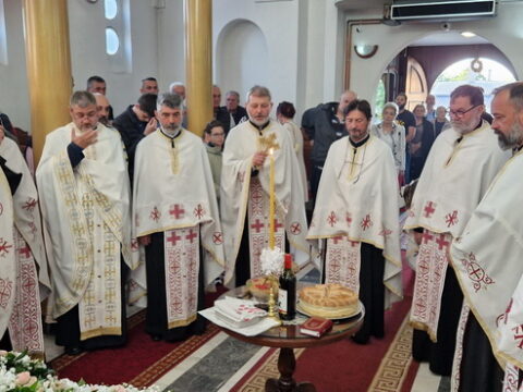 IMG-a8ad82a59f0c0d4190719f3d902702a7-V_resize