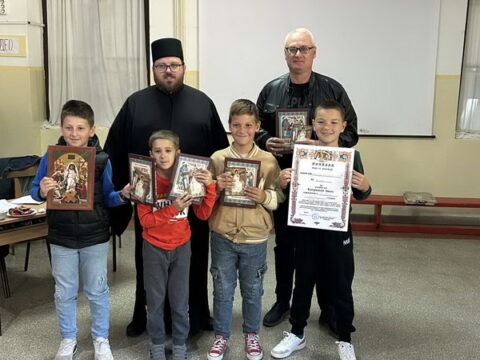 IMG-a8ec3189738d3c69ff981869c970a440-V_resize