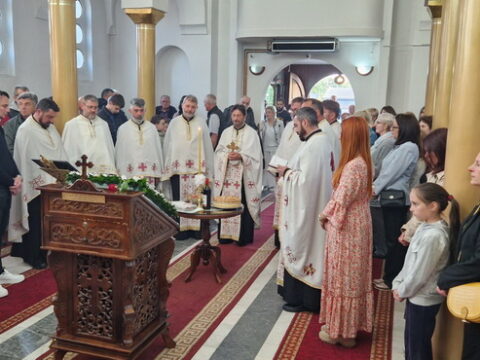 IMG-b73db278a954ef59654a344a9183684b-V_resize