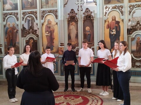 IMG-d82ea230f1f26cc966506e1e8b199fe3-V_resize