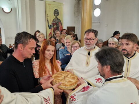 IMG-da7773e8e35e141861b45a4bfe5579a8-V_resize