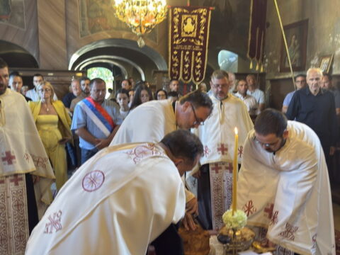 1751931538302_resize