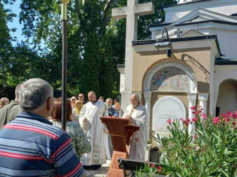 148093b8-e5e7-433d-8576-62f6af4ee103_resize_resize