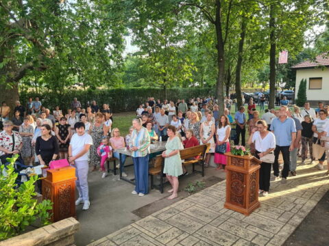 e84eb0d0-06f5-4675-8cbd-849f73ada85d_resize_resize