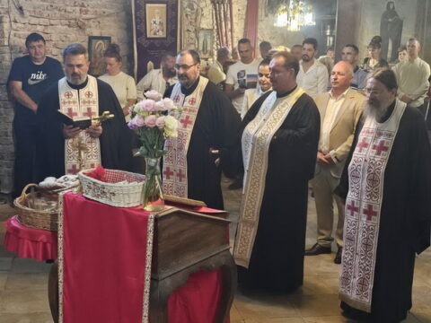 IMG-0a1725fca122a5d8cad4c56659f121dc-V_resize