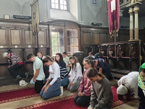 IMG-4d0c1c3318ab1d82c7e3d53f2566762f-V_resize