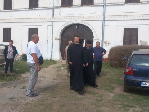 IMG-8c58904356eef428b5642084b398b6bd-V_resize_resize