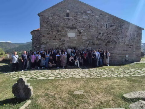 IMG-b4d78c72d2b05f01eea1d8aed90582bf-V_resize