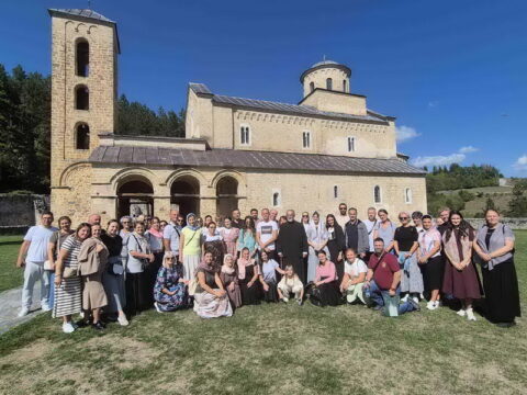 IMG-d22a90bbefc0cae6d9805c4503f7f7cb-V_resize