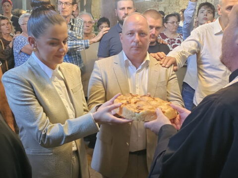 IMG-ee3d8a23c686af63c724dfbd4249c7b9-V_resize