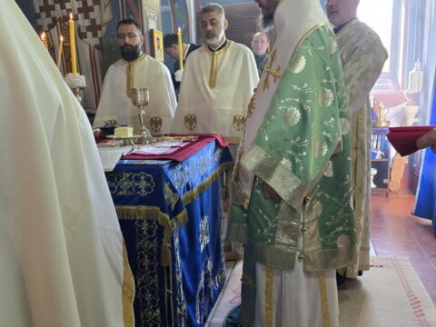 IMG-0255e4e4246f923d2d41e9214a05ff01-V_resize