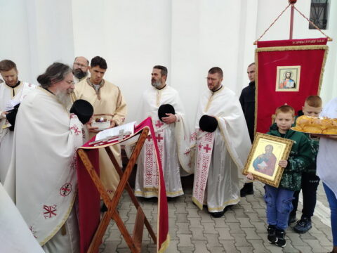 IMG-80dc2e6824924cb6f8daef8b542a85d4-V_resize