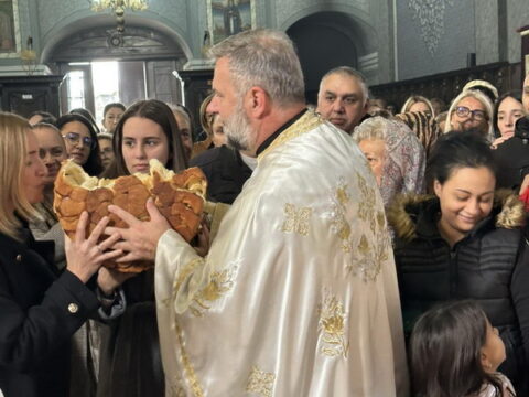 IMG-dd5304e6dda03672ed192313dced4e23-V_resize