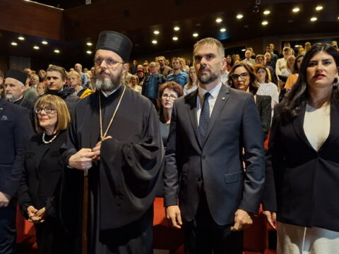 20251115_190232_resize