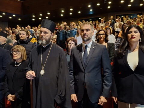 20251115_190306_resize