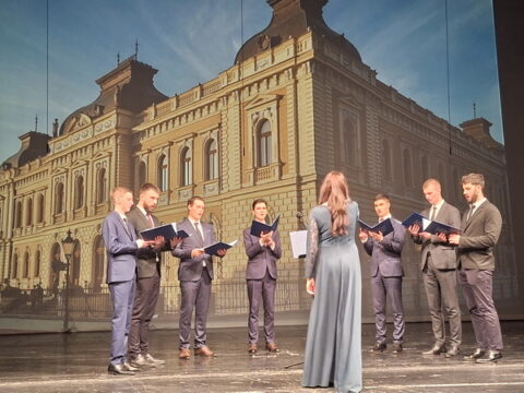 20251115_194954_resize