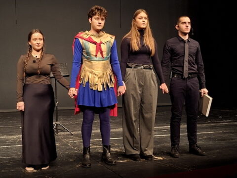 20251115_200955_resize