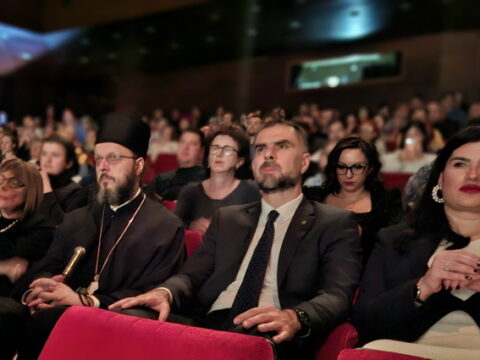 20251115_201233_resize