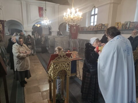 20251123_192204_resize