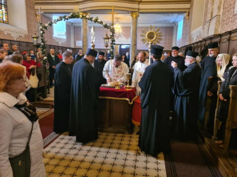 8f3886c4-0257-4e5a-b213-08c77217075bA5A_resize