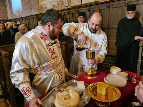 8f3886c4-0257-4e5a-b213-08c77217075bAB1_resize