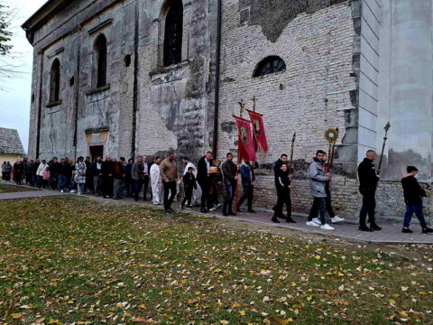 IMG-413c38c490d77809f42fbaa899d63a33-V_resize