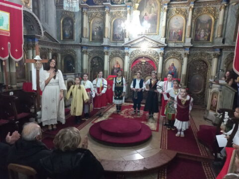 IMG-a2e06ccc2792d592db20e09d69b34af1-V_resize