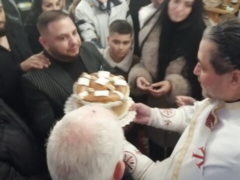 IMG-c92fe19e0354c07b0561c75679f05f8d-V_resize