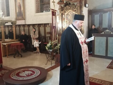 IMG-e2b44bec238180da53c8ff1ab4aa43dc-V_resize