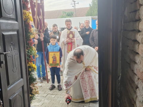 IMG-fb407f8556a5047191b158a8bb7a3ba2-V_resize