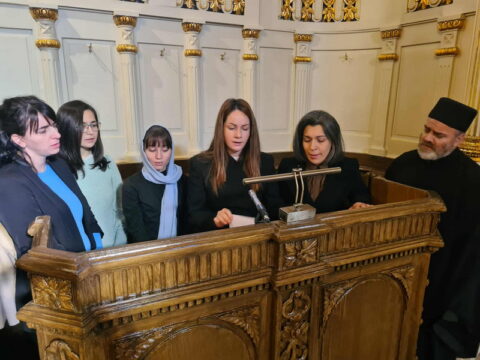 b2f744d7-bc58-41e6-aafd-690b7274d4e4_resize