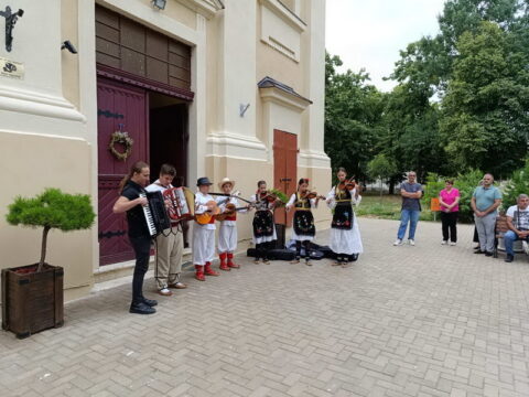 1752834786049_resize