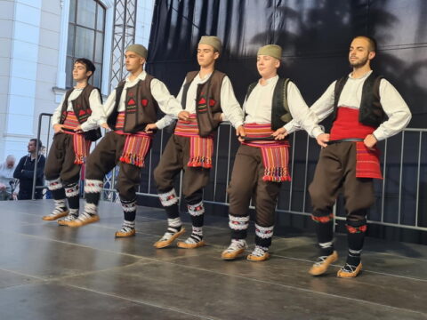 29d9d99a-a3fe-4be5-b051-24d1ef76ecaa_resize