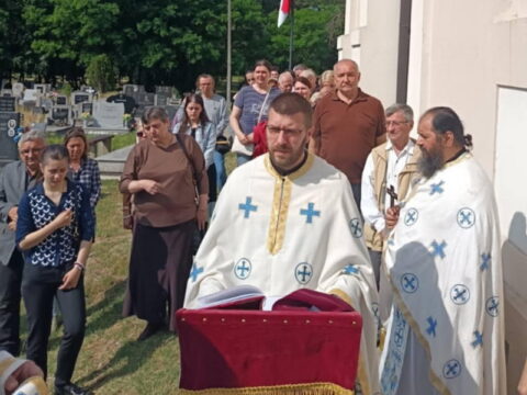 4ccecbcb-c45a-488a-92ef-daf0d0c1155c_resize