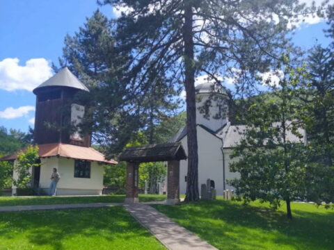 7e9d139e-744c-455d-b7c9-30fca726a51c_resize