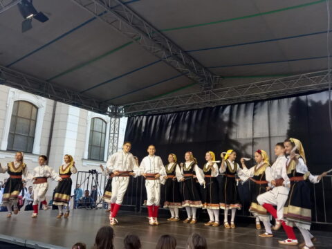 93c71de6-93ae-4ed2-850b-ae06a7e89dd3_resize