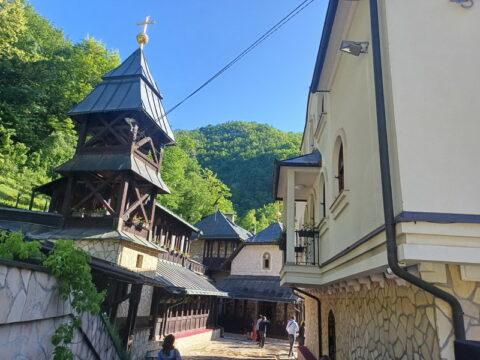 IMG-1654cef83535c96b738108a5e25ddf3e-V_resize