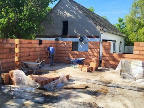 IMG-4f8552fece0308be4a25b51557bed997-V_resize