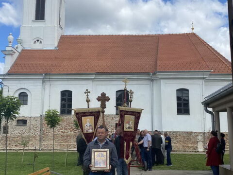 IMG-889a8d274b08b4cccfa0a0ec521fad73-V_resize