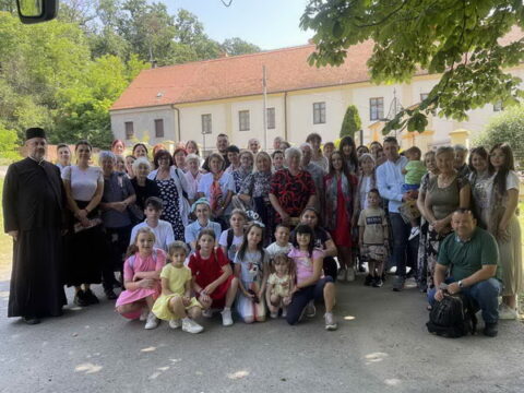 IMG-92bd92d07de140ac1e84cb653133eae1-V_resize